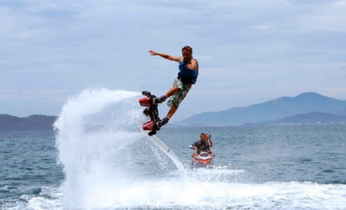 Flyboard cũng là một môn thể thao dưới nước được xếp vào danh sách nguy hiểm